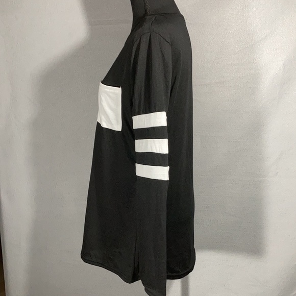 Arden Furtado Black with white color blocked long sleeve Juniors Sz XL - Picture 2 of 4